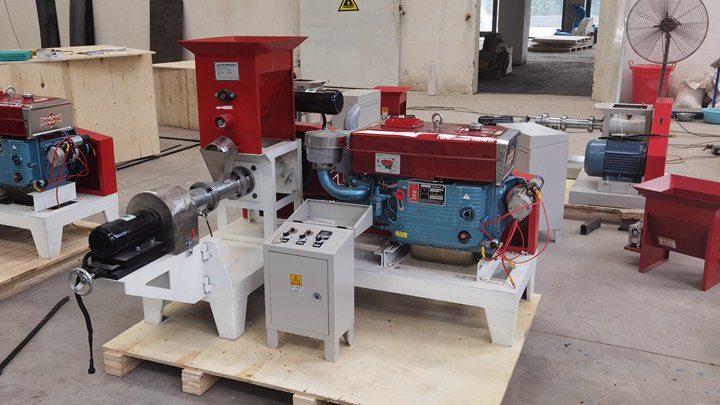 <h3>Floating Fish Feed Extruder Machine For Sale With Low Price</h3>
